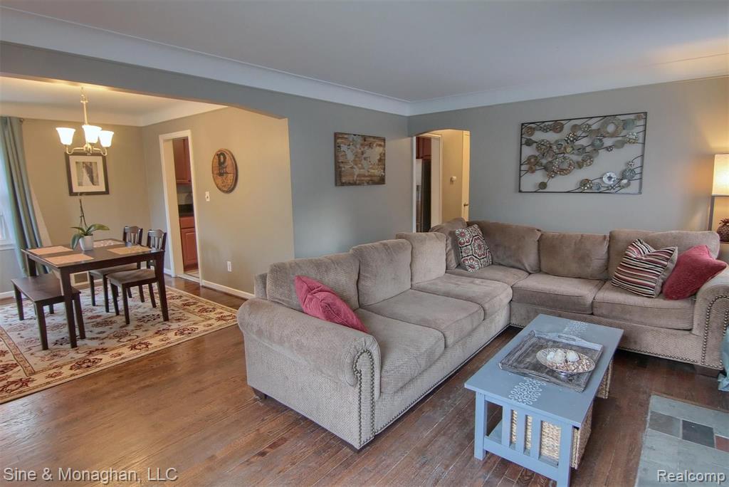 1226 Hampton Road Grosse Pointe Woods, MI 48236 - Photo 5 of 26