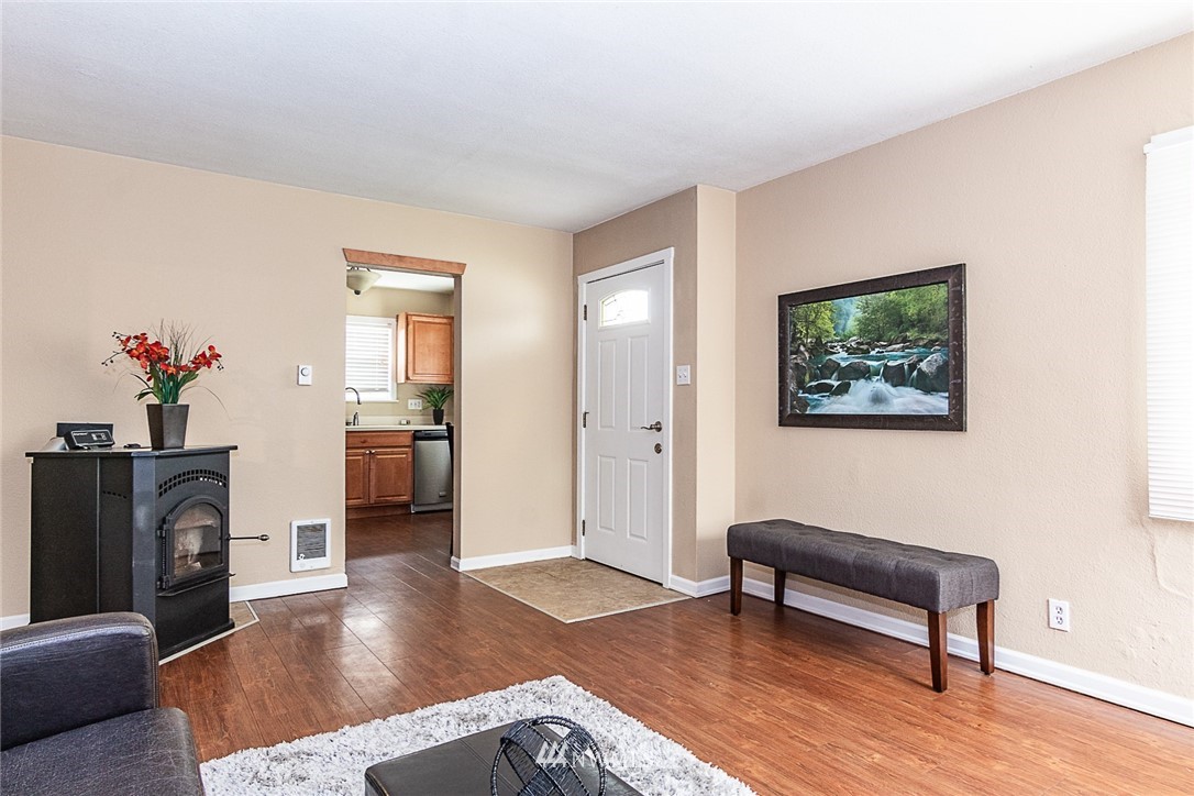 616 South Rochester Street Tacoma, WA 98465 - Photo 4 of 19