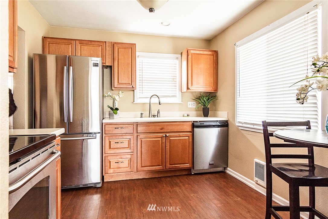 616 South Rochester Street Tacoma, WA 98465 - Photo 5 of 19