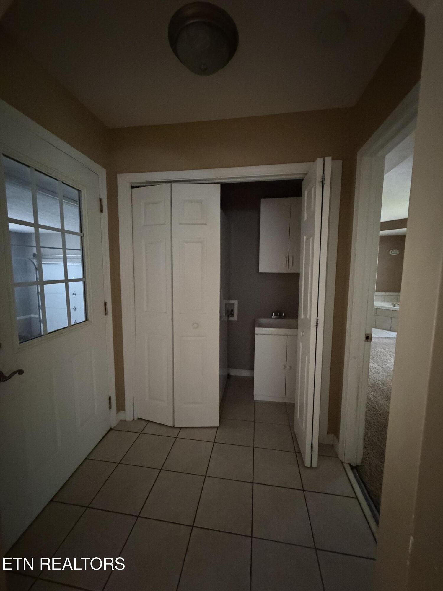 6259 Osage Road Crossville, TN 38572 - Photo 26 of 30 Laundry Room