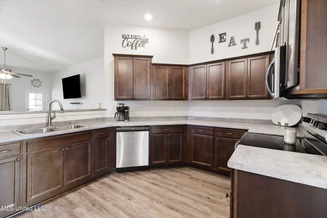 $326,000 | 2520 Rutherford Drive, Southaven, MS 38672