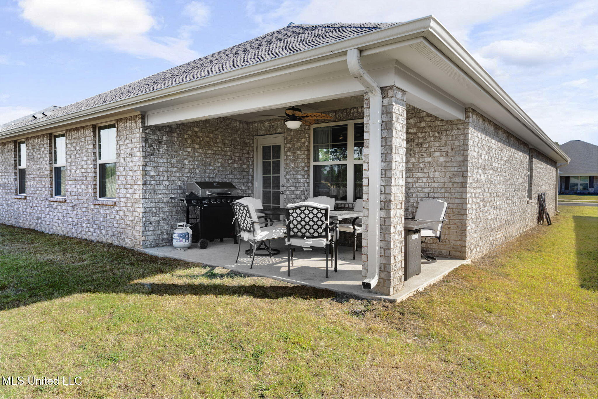 2520 Rutherford Drive Southaven, MS 38672 - Photo 21 of 26 Patio with Ceiling Fan