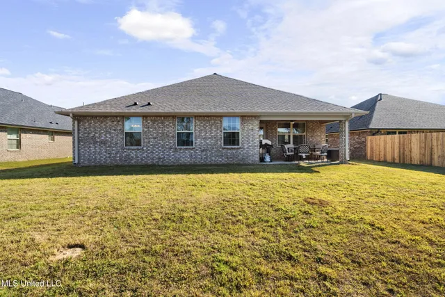 $326,000 | 2520 Rutherford Drive, Southaven, MS 38672