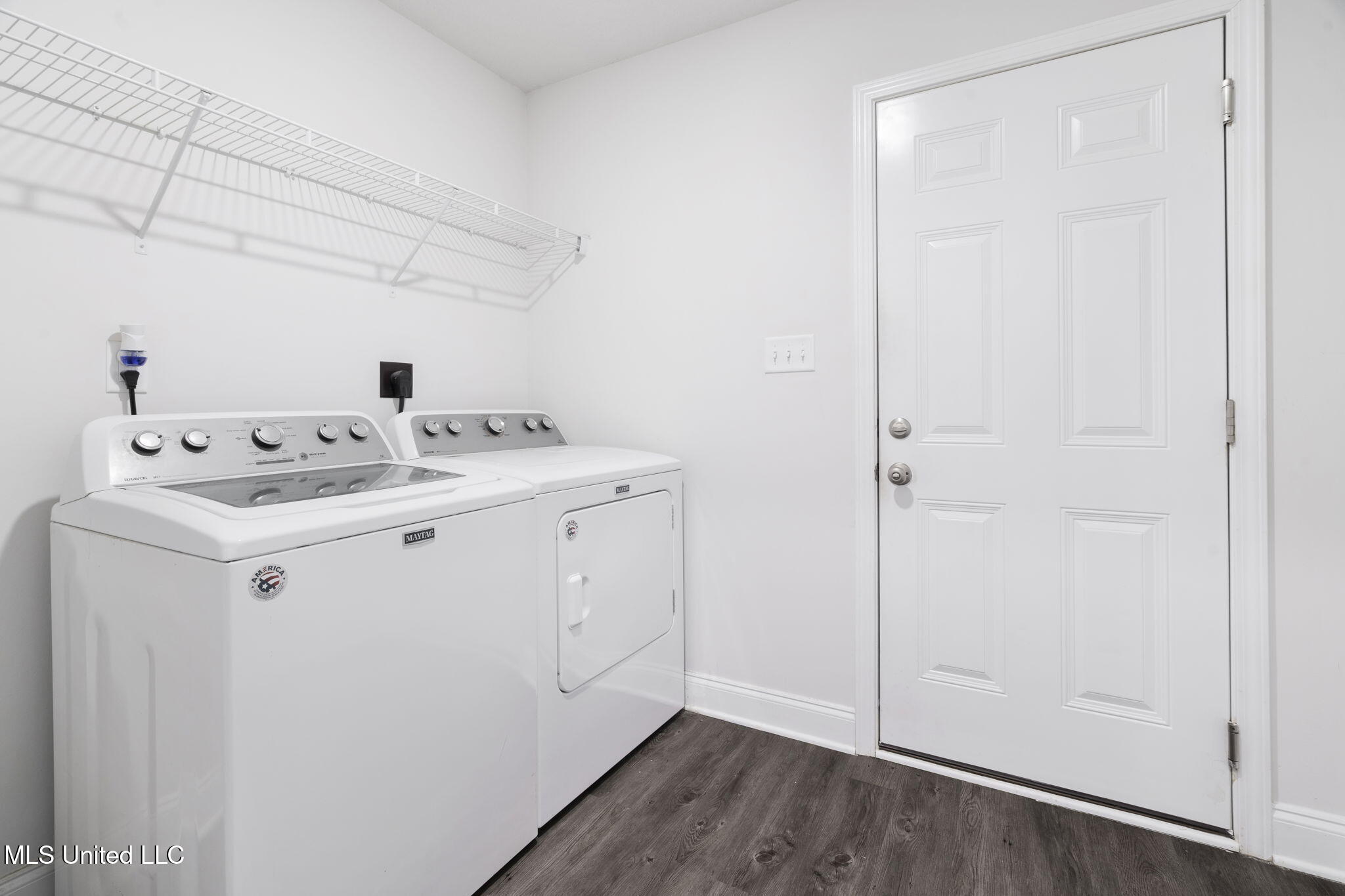 2520 Rutherford Drive Southaven, MS 38672 - Photo 8 of 26 Laundry Room