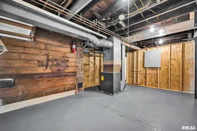 $129,900 | 805 Mary Street, Pekin, IL 61554