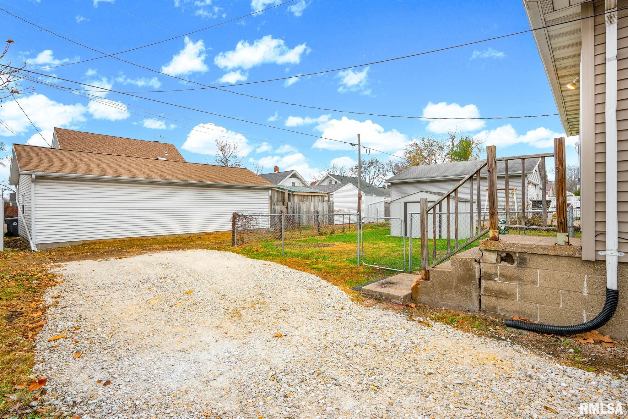 805 Mary Street Pekin, IL 61554 - Photo 31 of 34