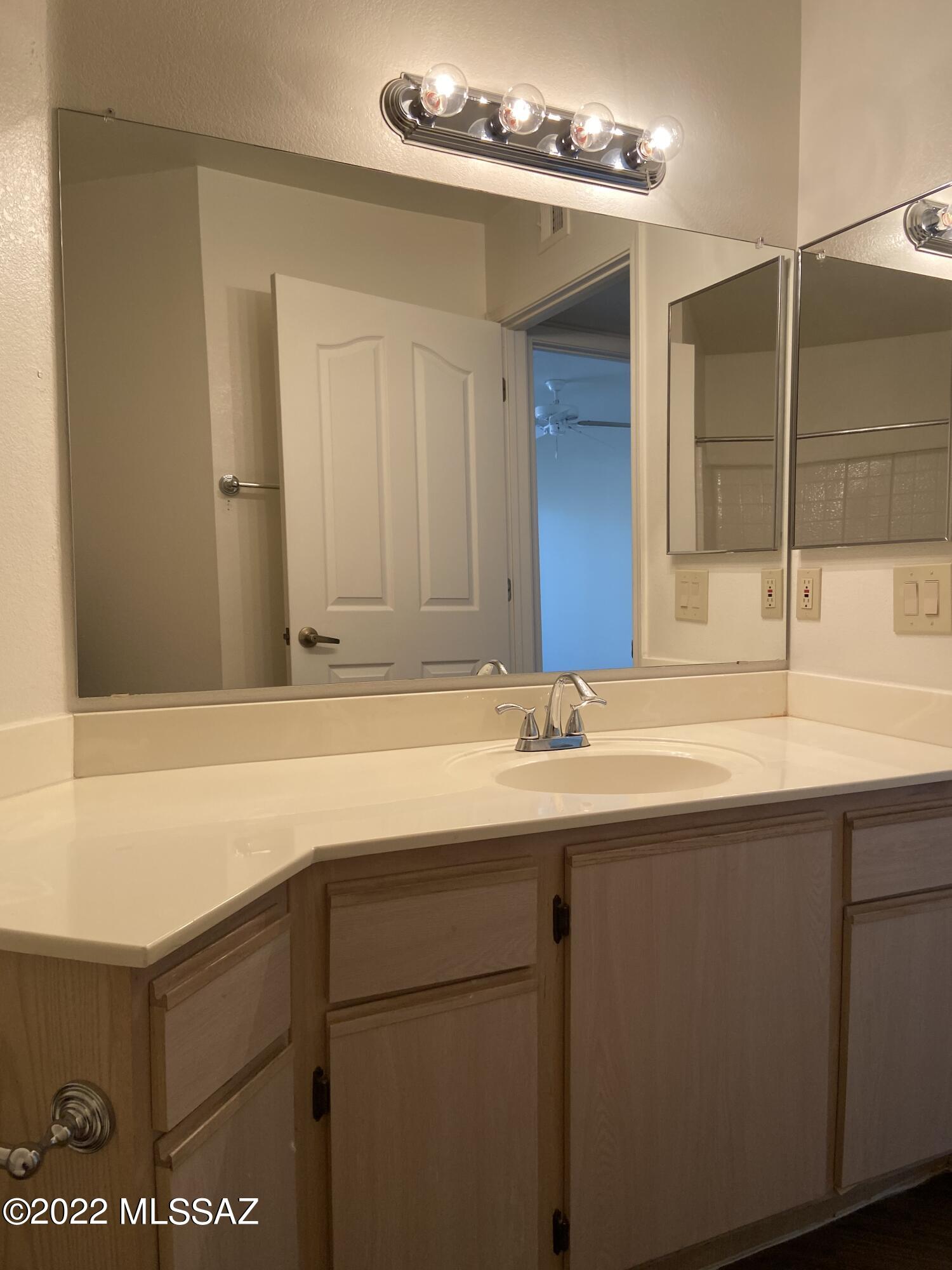 5751 North Kolb Road, Unit 10104 Tucson, AZ 85750 - Photo 12 of 30 IMG_0008
