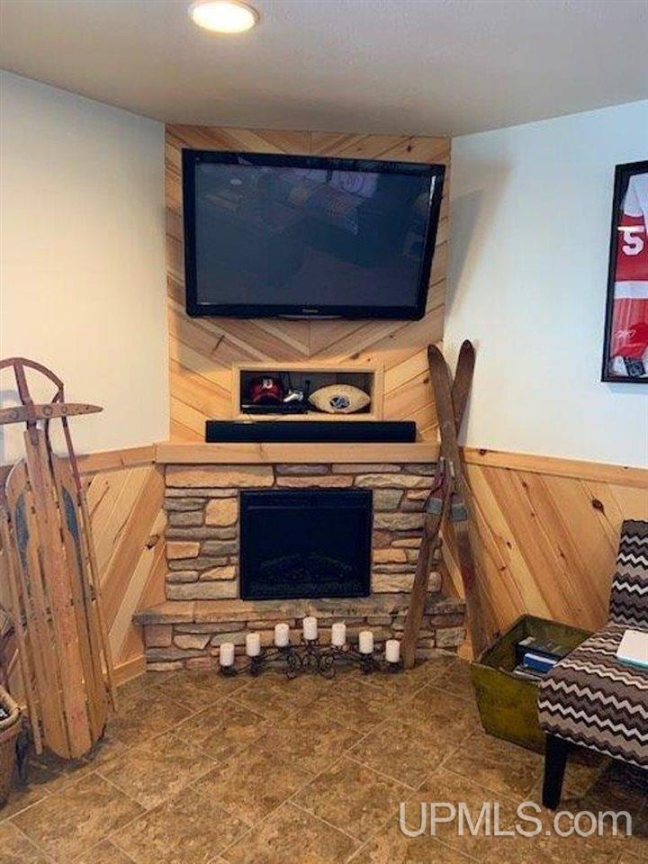 7377 J Road Gladstone, MI 49837 - Photo 17 of 29