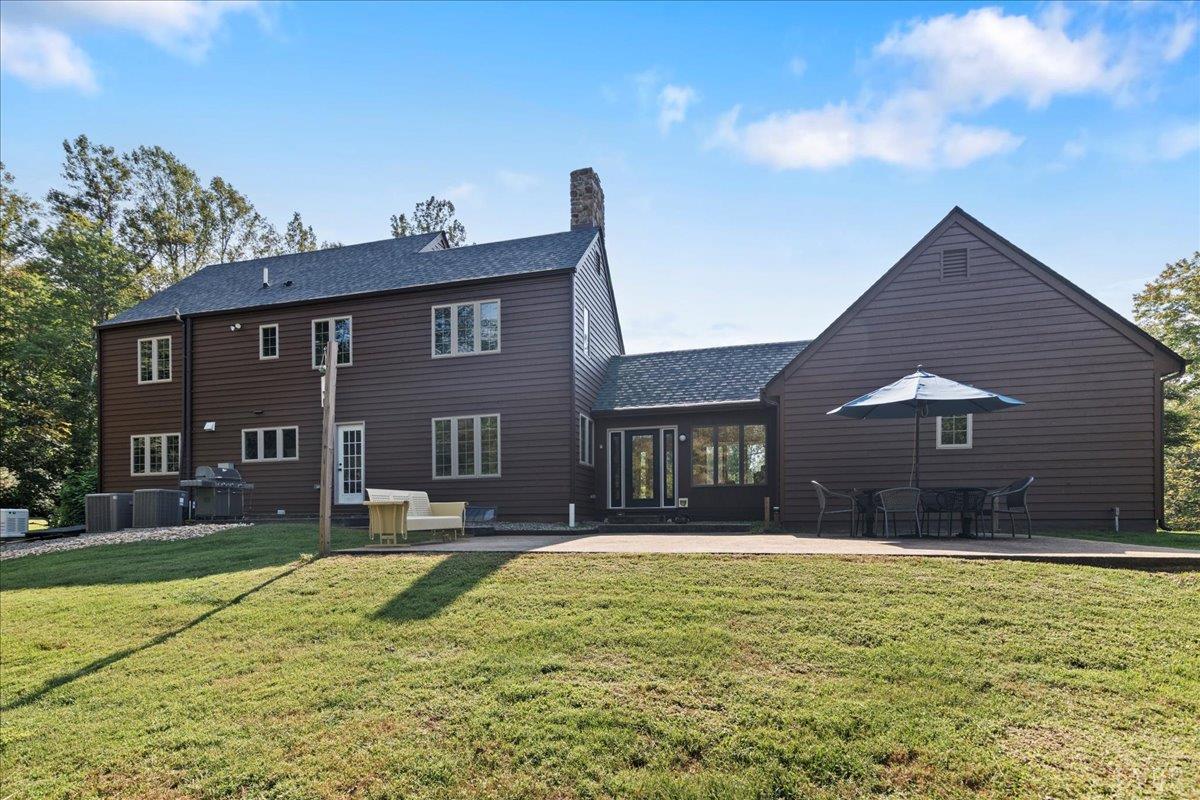 181 Mobley Mountain Road Amherst, VA 24521 - Photo 76 of 98 a front view of a house with a yard