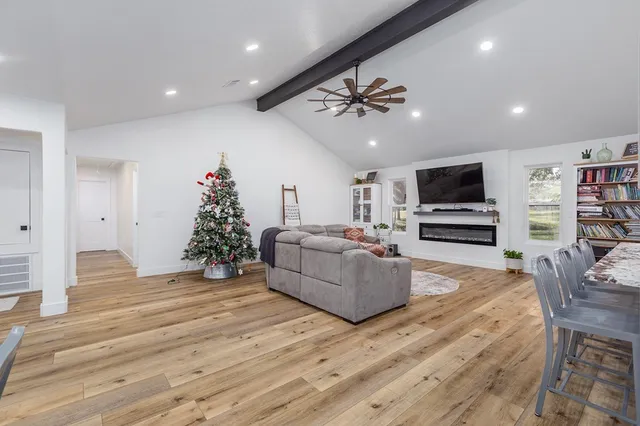 $459,900 | 304 Hosea Forrest Road, Huntington, TX 75949