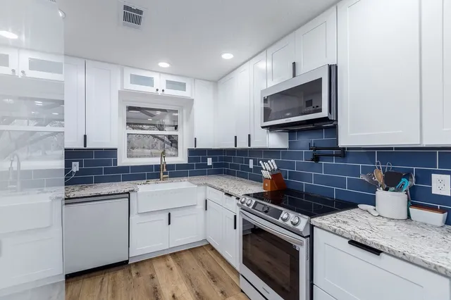 $459,900 | 304 Hosea Forrest Road, Huntington, TX 75949