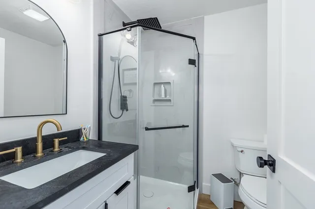 $459,900 | 304 Hosea Forrest Road, Huntington, TX 75949