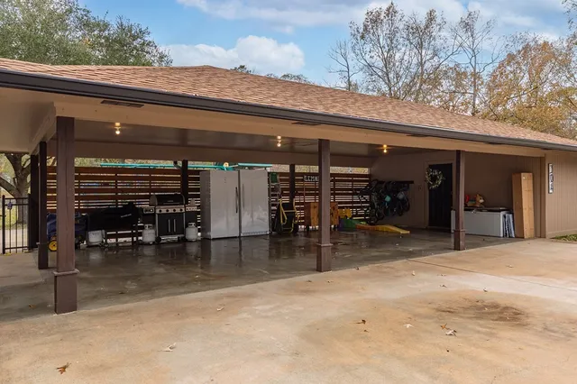 $459,900 | 304 Hosea Forrest Road, Huntington, TX 75949