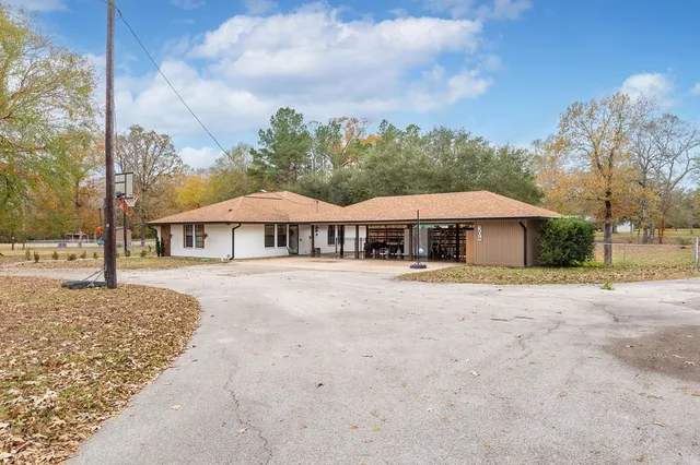 $459,900 | 304 Hosea Forrest Road, Huntington, TX 75949