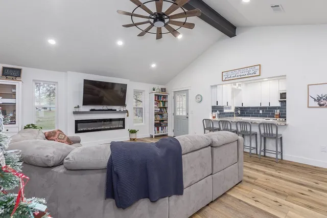 $459,900 | 304 Hosea Forrest Road, Huntington, TX 75949