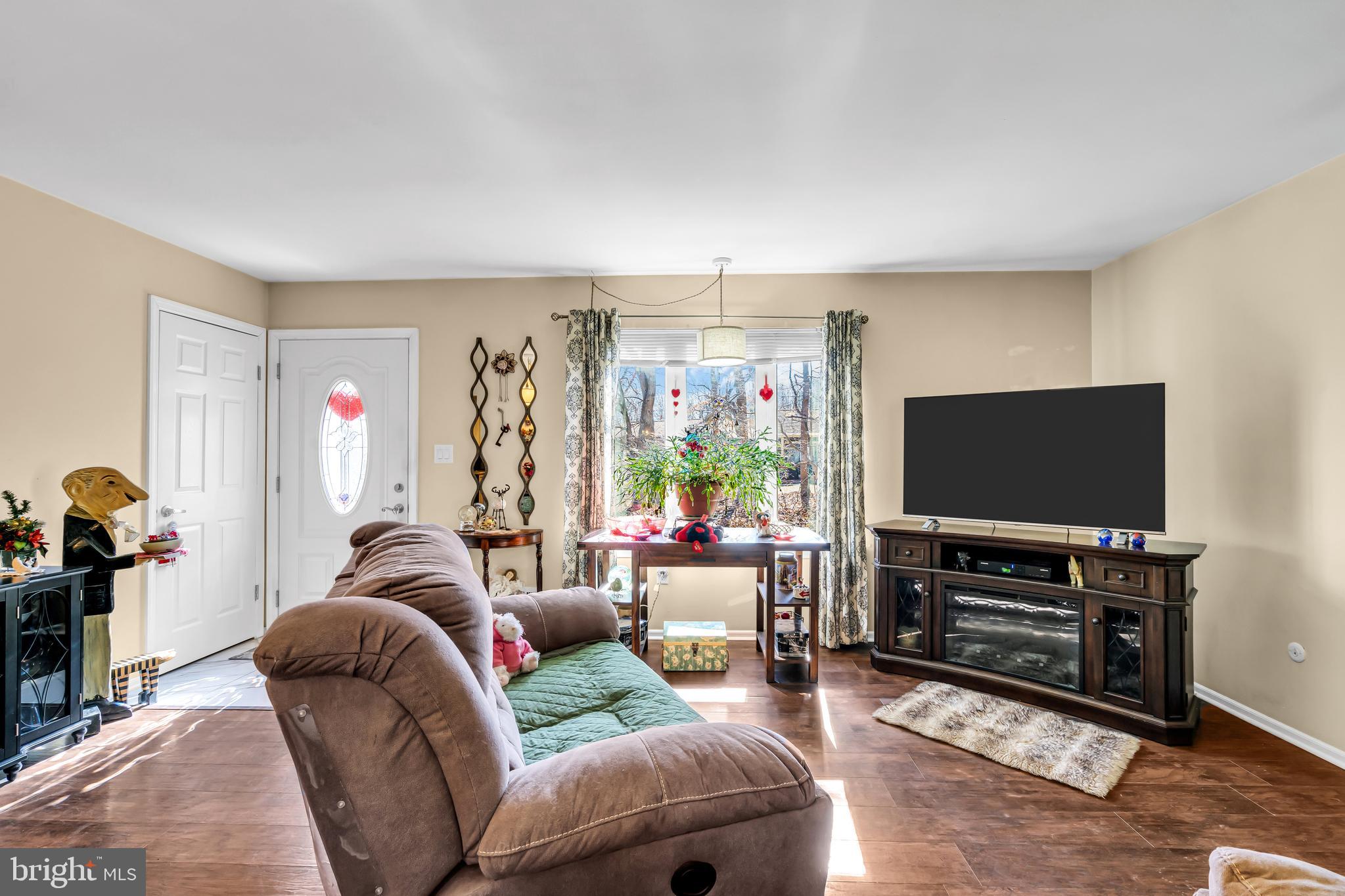 13 Robin Road Howell, NJ 07731 - Photo 13 of 52