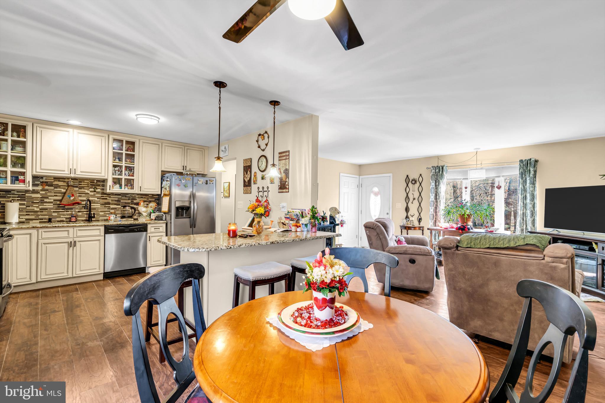 13 Robin Road Howell, NJ 07731 - Photo 19 of 52