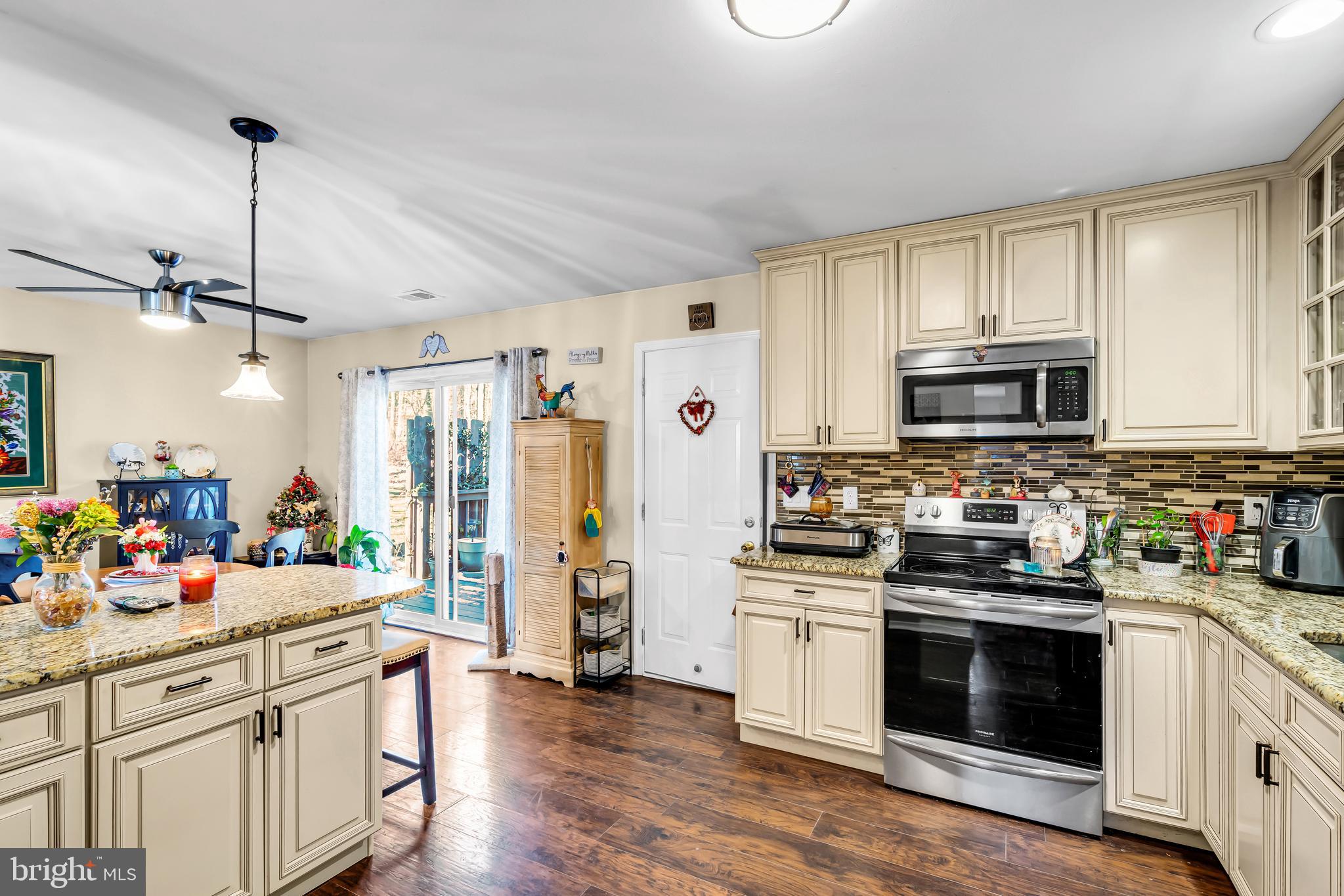 13 Robin Road Howell, NJ 07731 - Photo 22 of 52