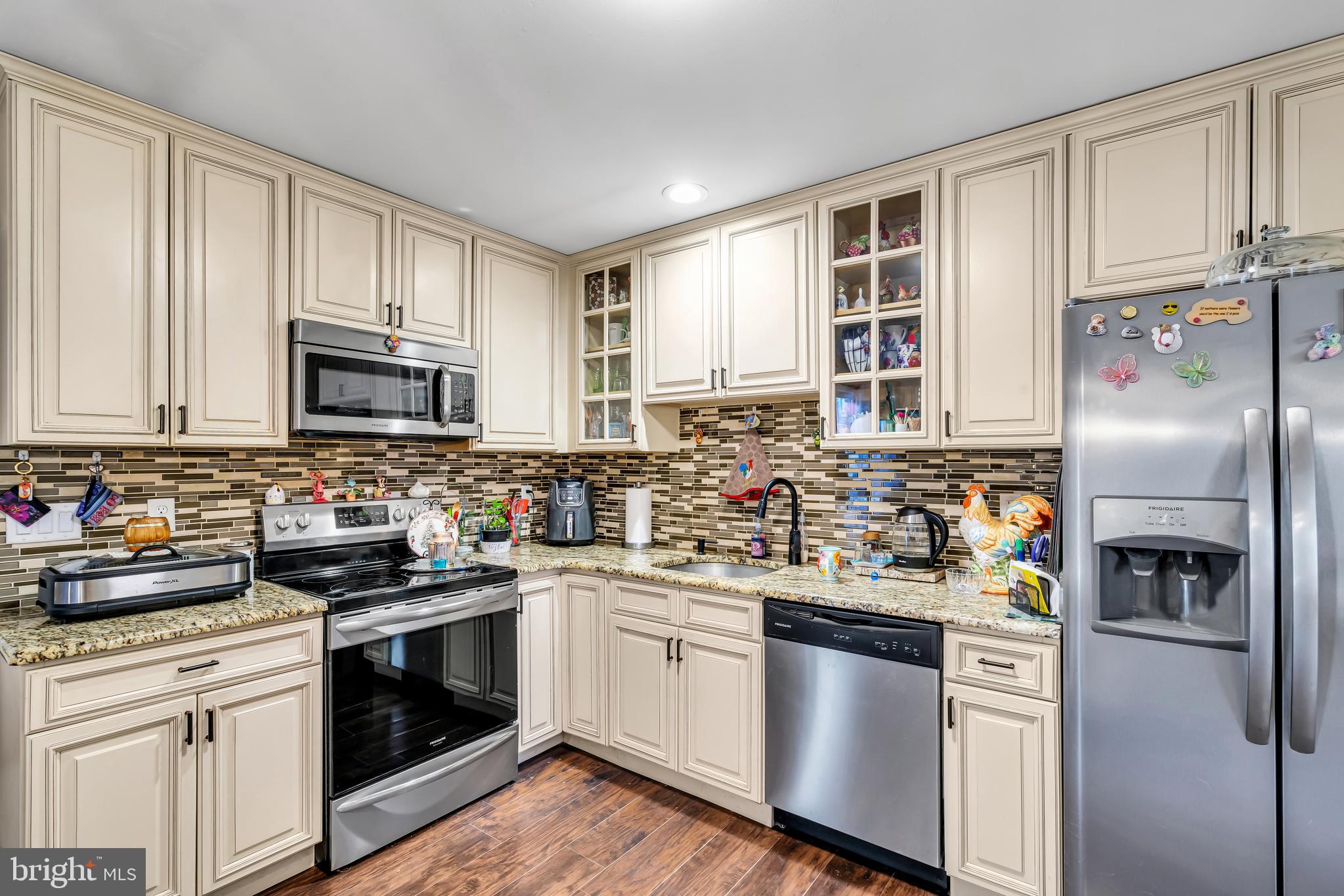 13 Robin Road Howell, NJ 07731 - Photo 25 of 52