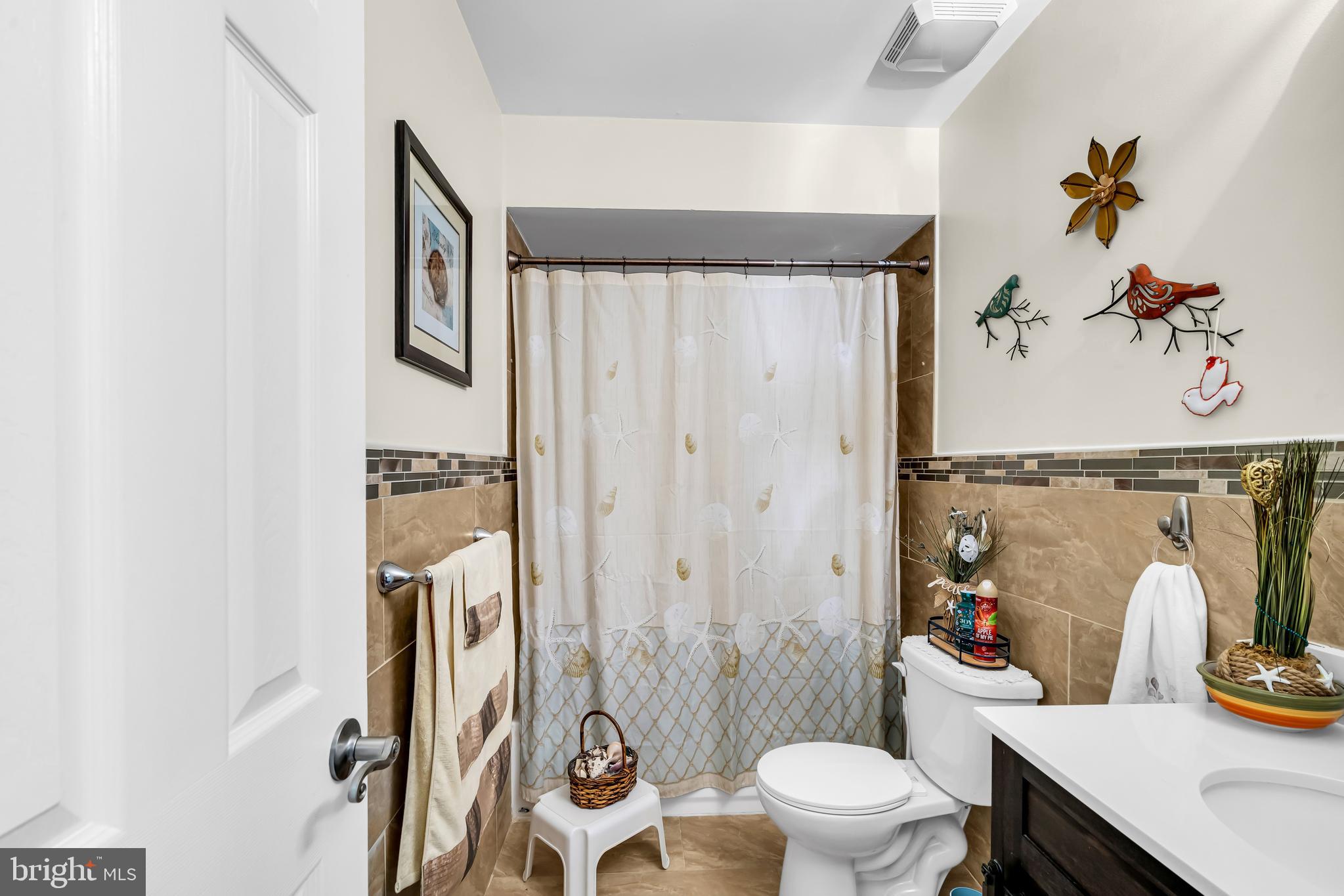 13 Robin Road Howell, NJ 07731 - Photo 27 of 52