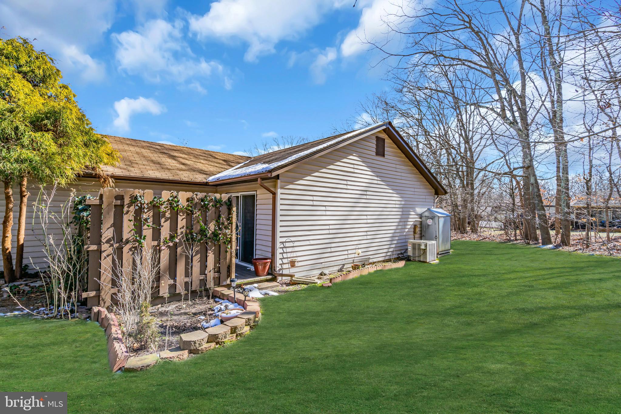 13 Robin Road Howell, NJ 07731 - Photo 41 of 52