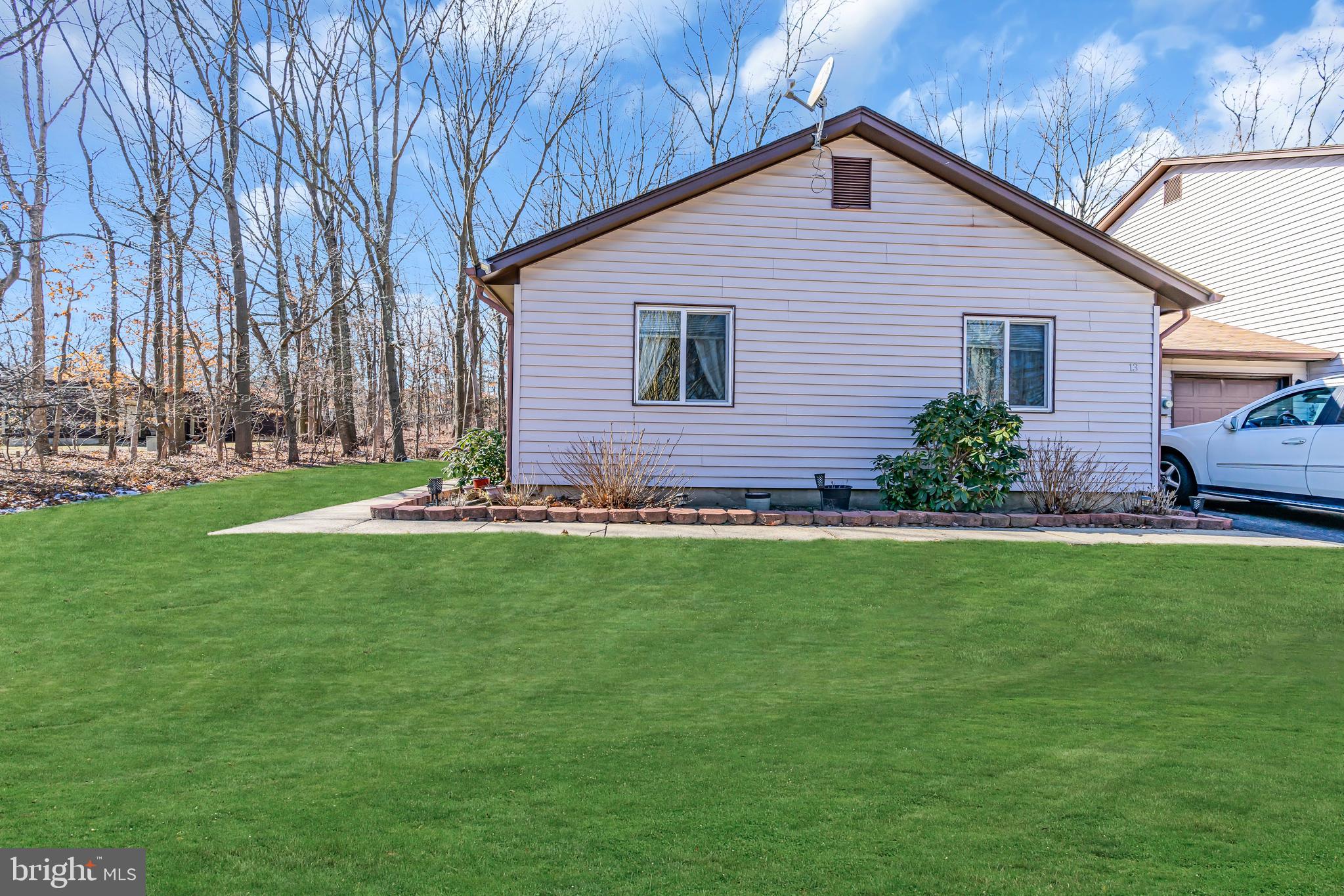 13 Robin Road Howell, NJ 07731 - Photo 42 of 52