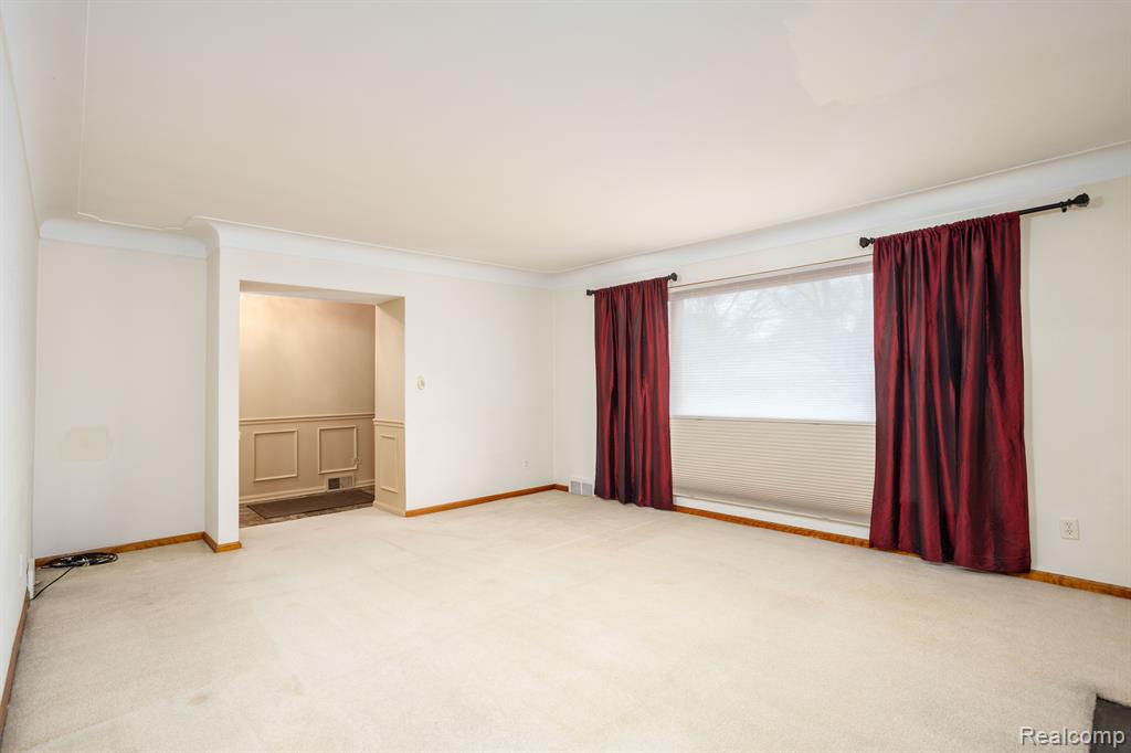 341 Ridgemont Road Grosse Pointe Farms, MI 48236 - Photo 5 of 38