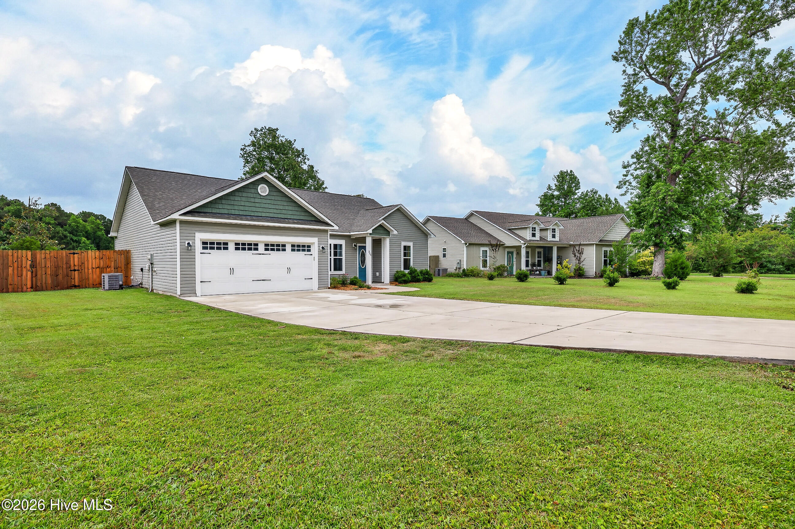 229 Clay Hill Road Sneads Ferry, NC 28460 - Photo 2 of 31