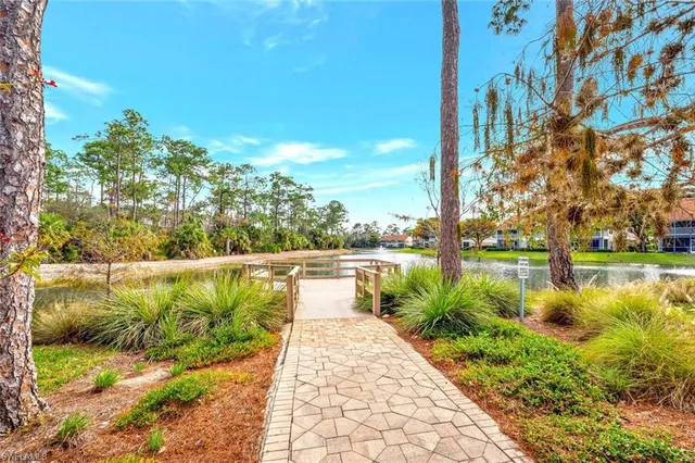 $364,900 | 4960 Deerfield Way, Unit E103, Naples, FL 34110