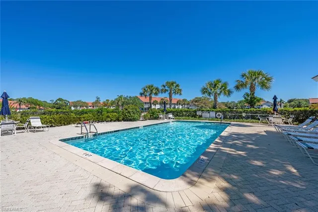 $364,900 | 4960 Deerfield Way, Unit E103, Naples, FL 34110