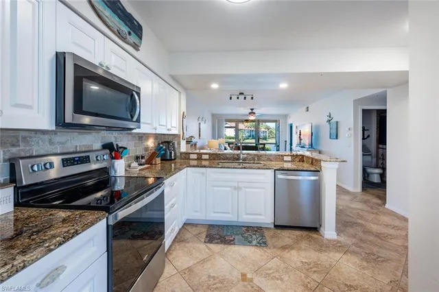 $364,900 | 4960 Deerfield Way, Unit E103, Naples, FL 34110