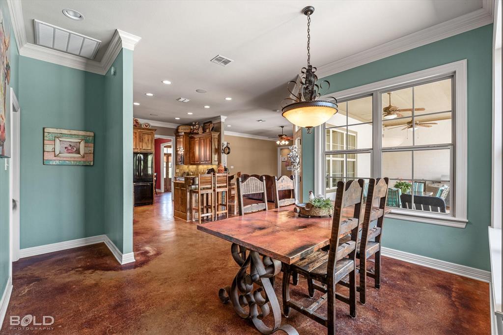 13870 Highway 157 Haughton, LA 71037 - Photo 12 of 40 a dining room with furniture and window