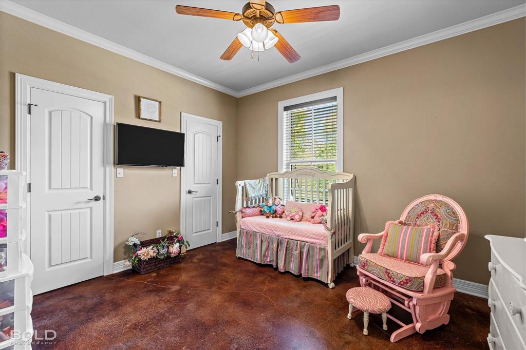 13870 Highway 157 Haughton, LA 71037 - Photo 24 of 40 a bedroom with furniture and a window