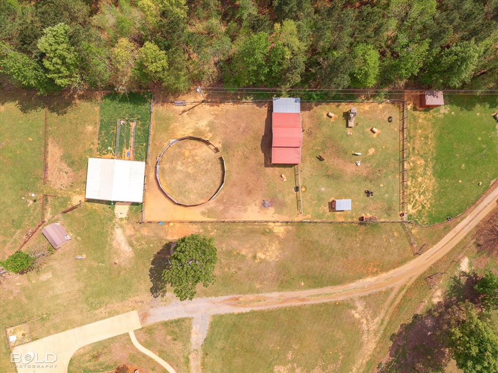 13870 Highway 157 Haughton, LA 71037 - Photo 39 of 40 a view of a swimming pool with a patio