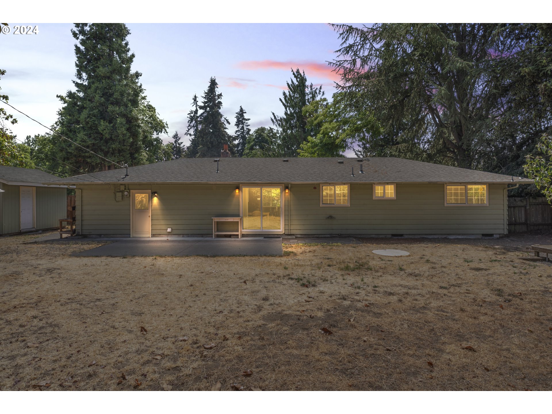 1320 Menlo Loop Springfield, OR 97477 - Photo 31 of 43 a view of outdoor space and yard