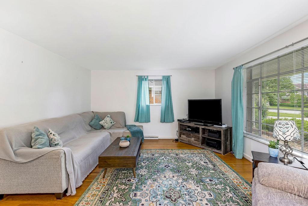 792 Asbury Road Cincinnati, OH 45255 - Photo 6 of 36