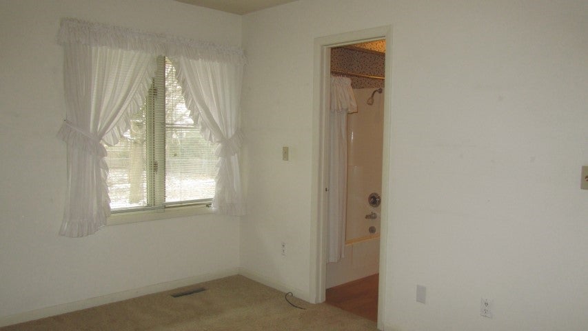 1212 Village Road Iowa City, IA 52240 - Photo 14 of 25 Gallery Image 14
