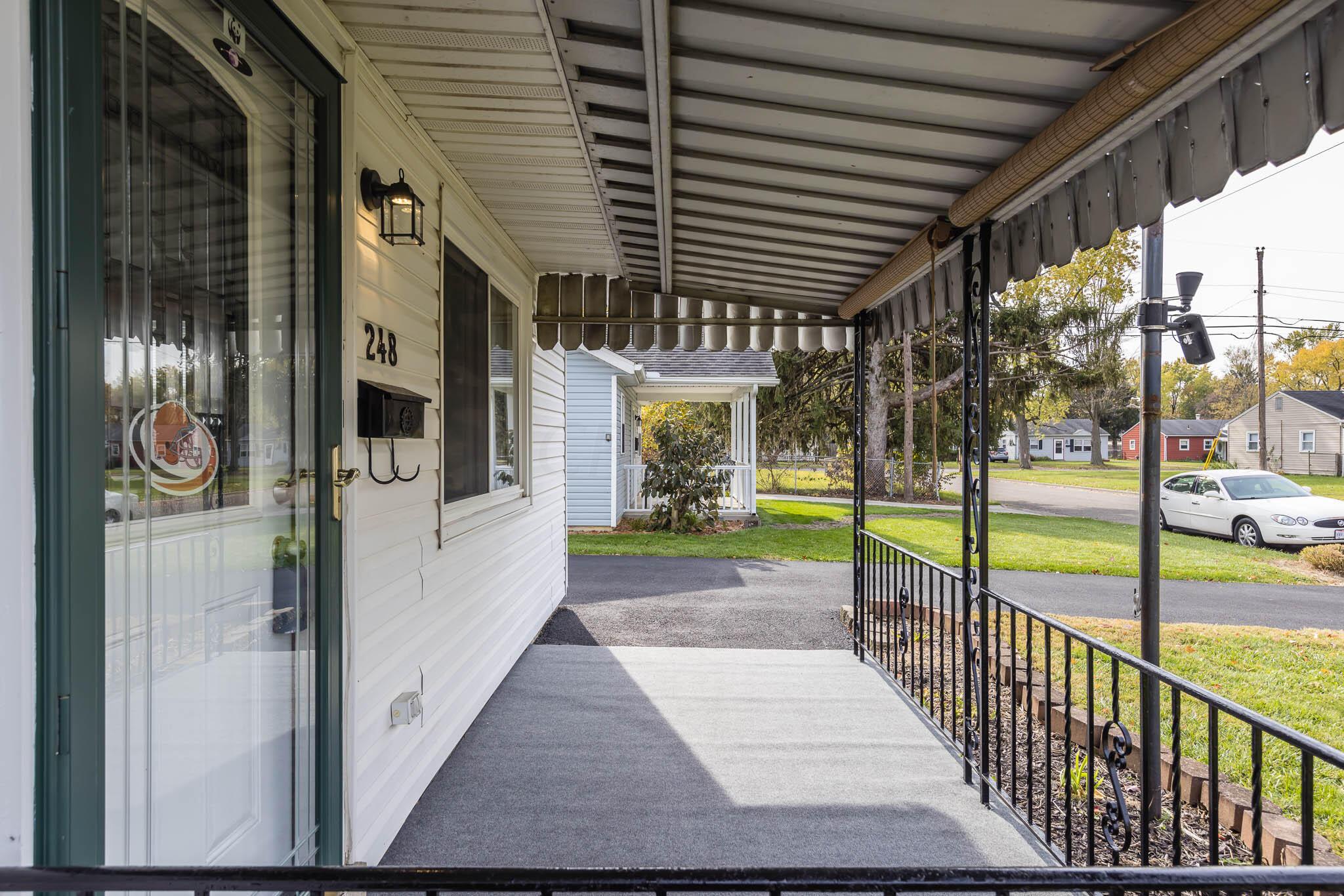 248 Ross Road Columbus, OH 43213 - Photo 4 of 29 Front porch