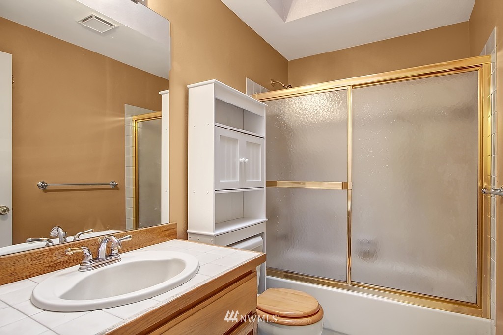 13539 Southeast 189th Place Renton, WA 98058 - Photo 11 of 21 Gallery Image 11