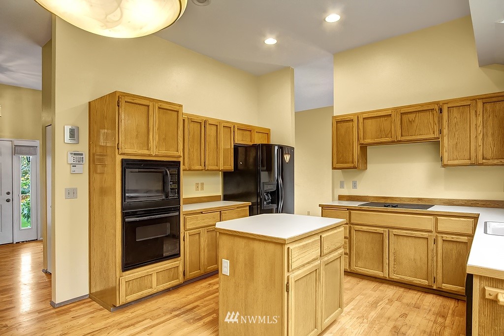 13539 Southeast 189th Place Renton, WA 98058 - Photo 7 of 21 Gallery Image 7