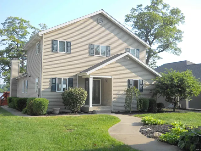 $930,000 | 2910 Country Club Drive East, Rochester, IN 46975