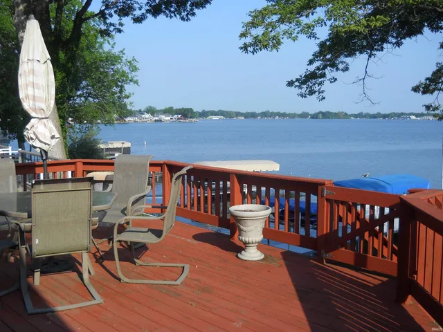 $930,000 | 2910 Country Club Drive East, Rochester, IN 46975