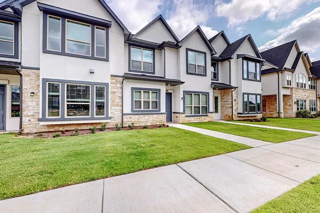 $2,850 | 217 Mule Deer Mews, Frisco, TX 75068