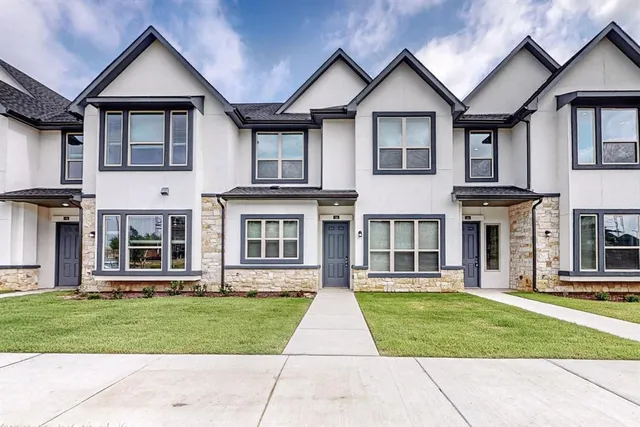 $2,850 | 217 Mule Deer Mews, Frisco, TX 75068