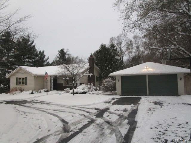 6623 Walters Road Clarkston, MI 48346 - Photo 2 of 20 Front View - Full - 2.jpg