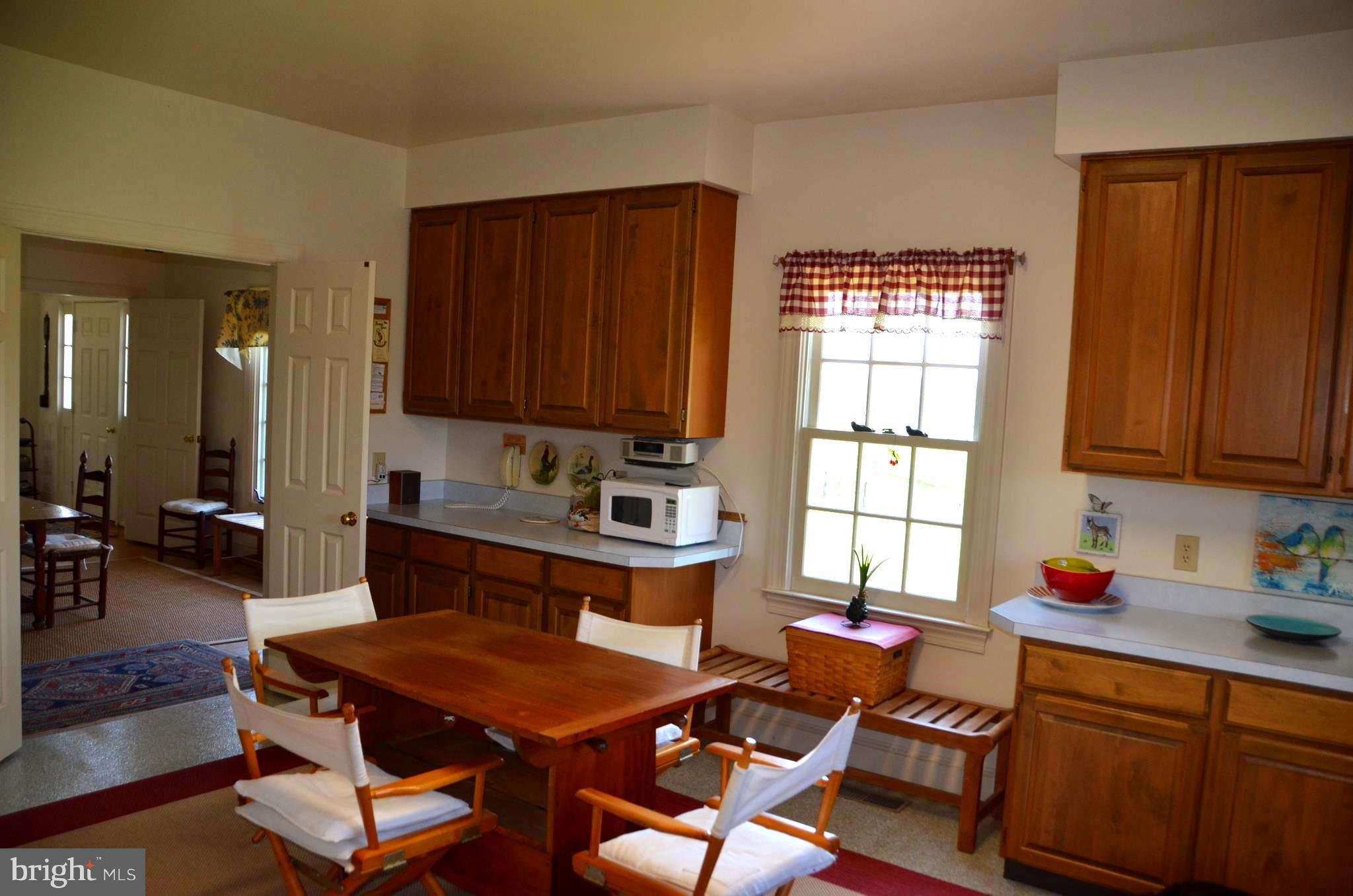 6011 Keyser Road Hume, VA 22639 - Photo 6 of 13 Kitchen