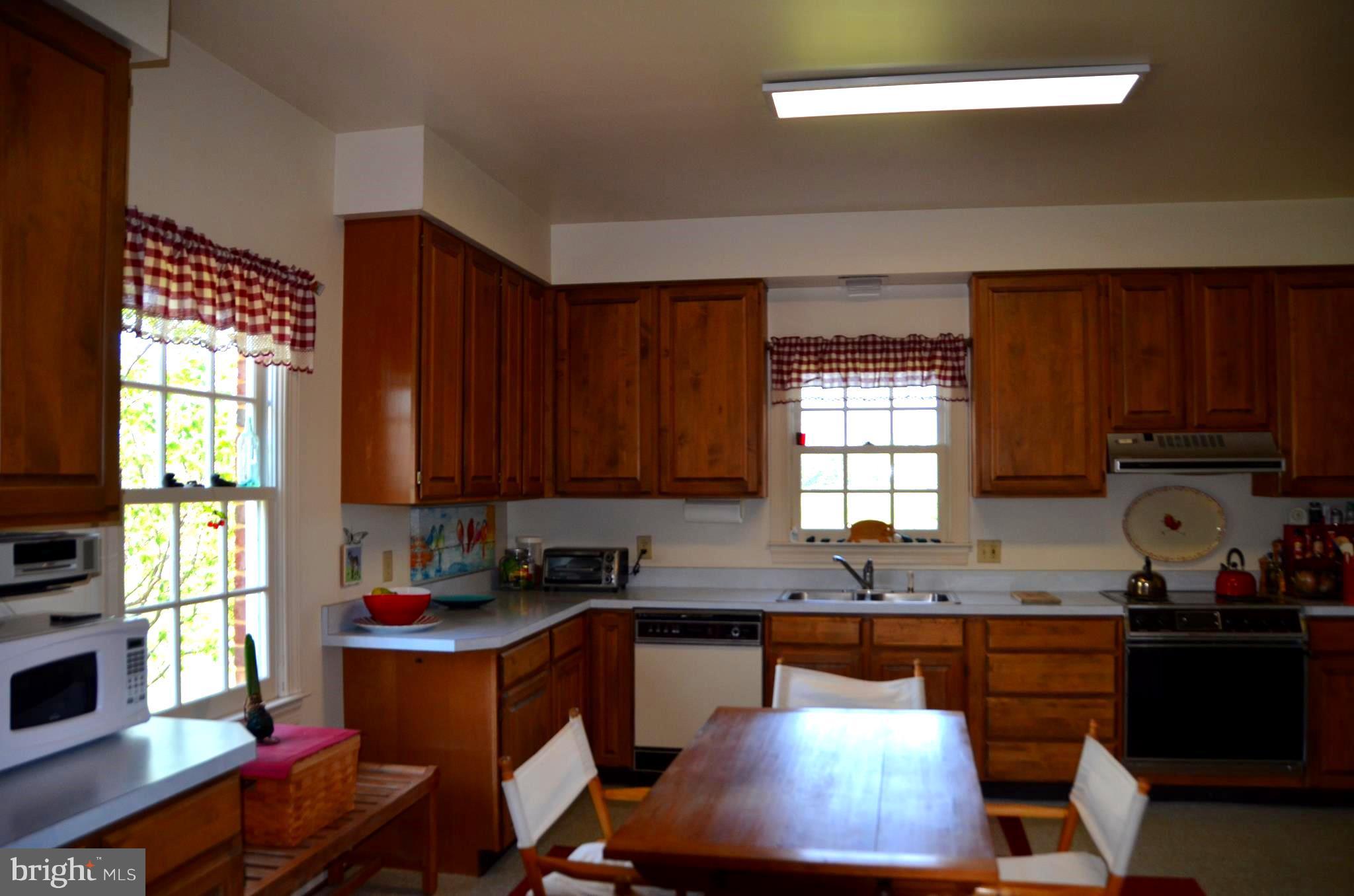 6011 Keyser Road Hume, VA 22639 - Photo 7 of 13 Kitchen