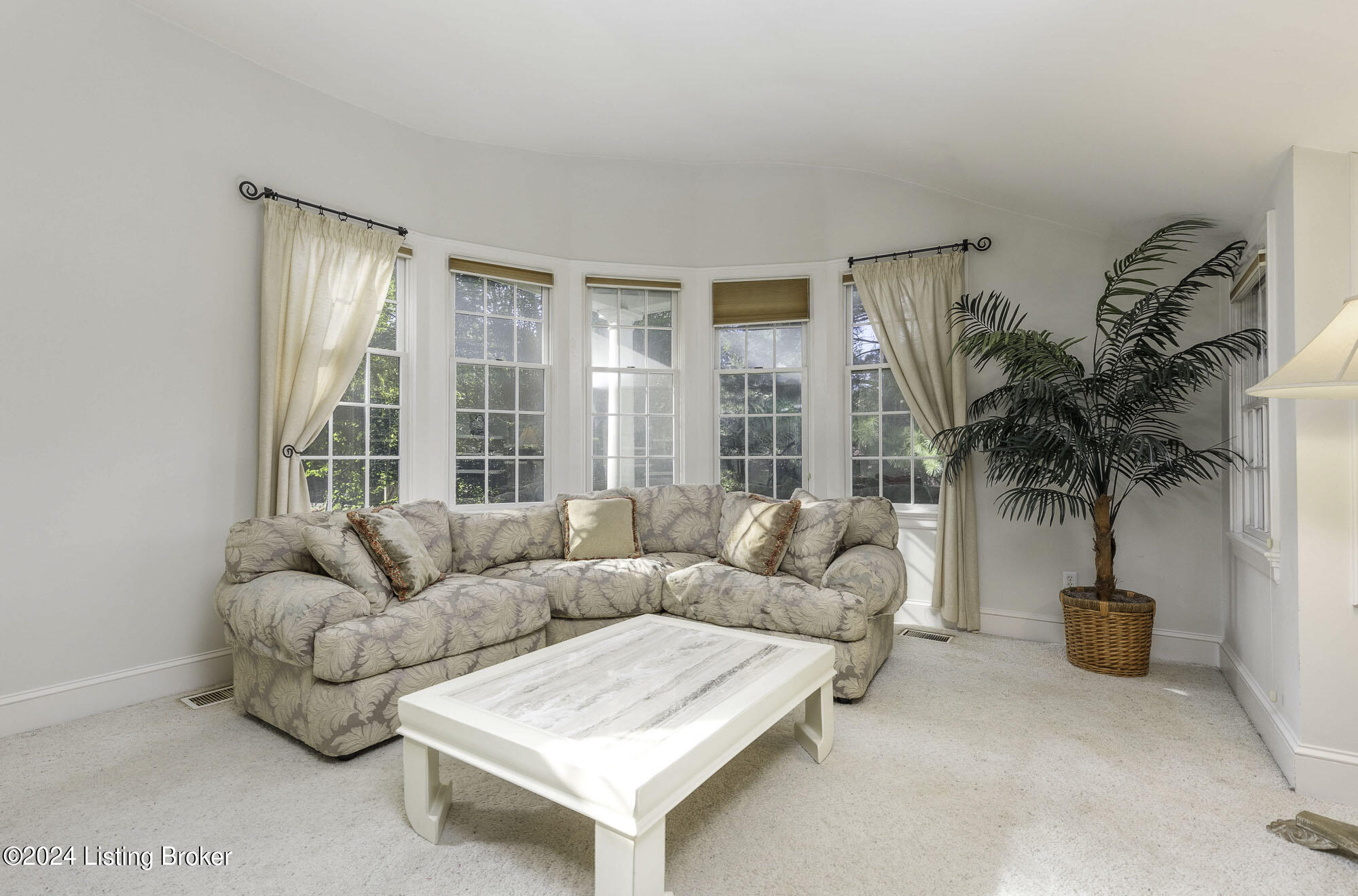 2113 Edgehill Road Louisville, KY 40205 - Photo 12 of 32 Family room