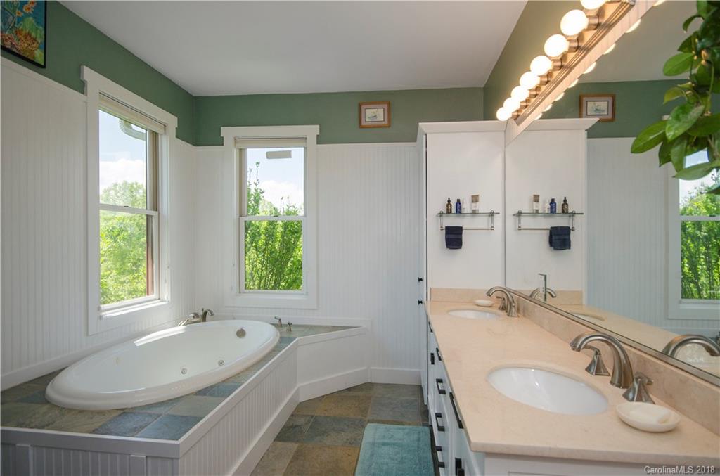 313 Laurel Branch Road Marshall, NC 28753 - Photo 11 of 36 Gallery Image 11