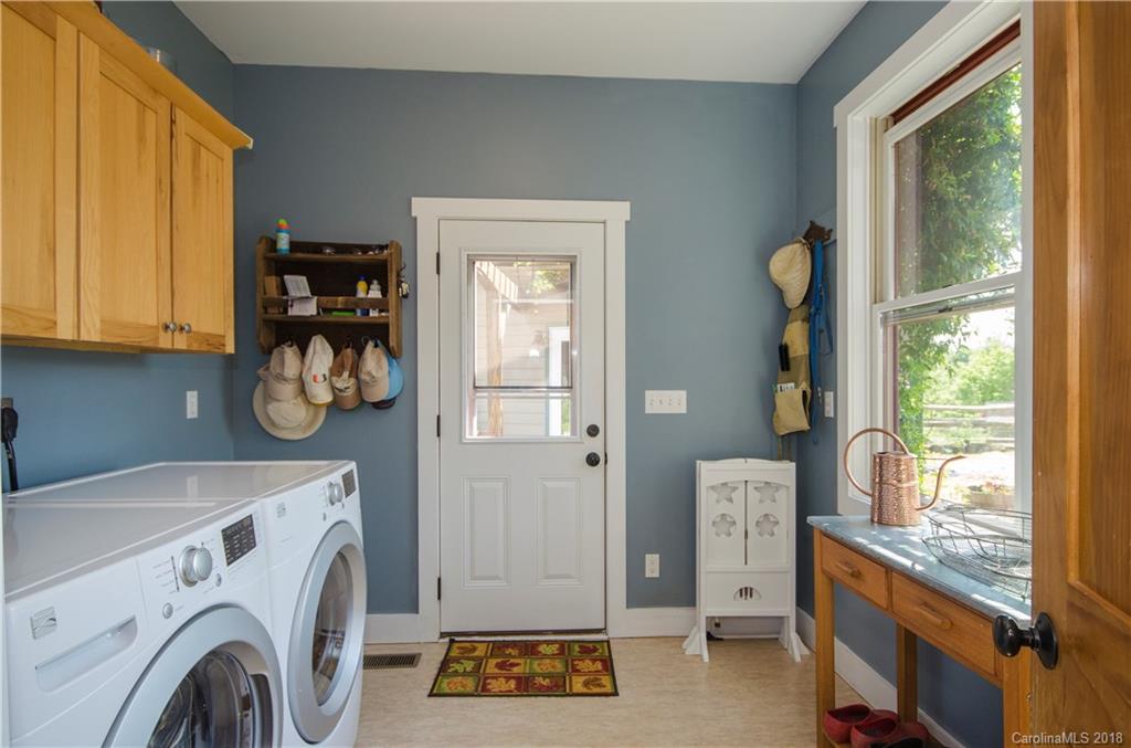 313 Laurel Branch Road Marshall, NC 28753 - Photo 8 of 36 Gallery Image 8